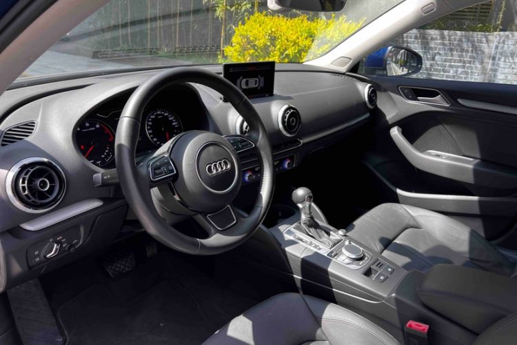 Used Audi A3 2015 Limousine 45 TFSI S line Luxury Model Interior 1