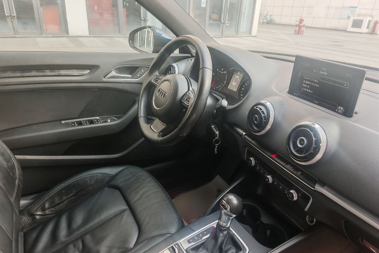 Used Audi A3 2015 Cabriolet 40 TFSI Interior 3