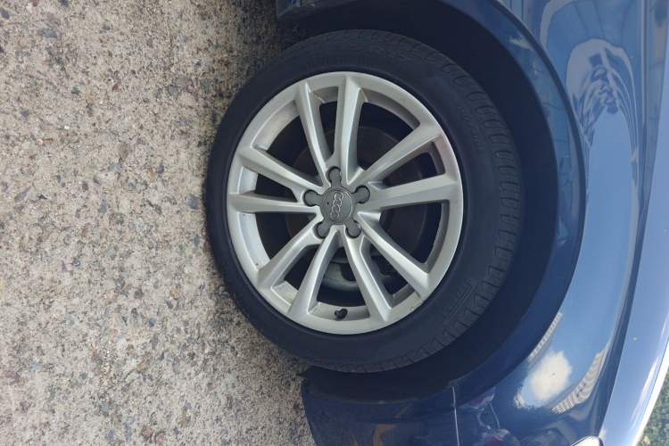 Used Audi A3 2015 Cabriolet 40 TFSI Right Front Wheel Hub