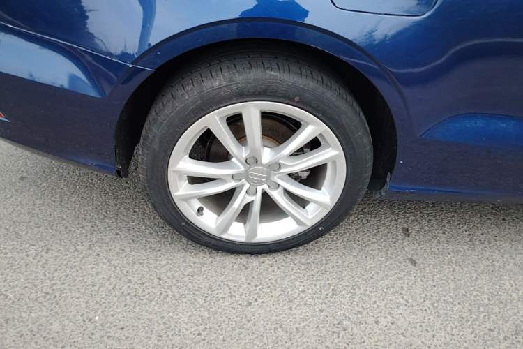 Used Audi A3 2015 Cabriolet 40 TFSI Right Rear Wheel Hub