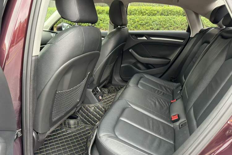 Used Audi A3 2015 Limousine 35 TFSI Millionth Anniversary Comfort Model Interior 4