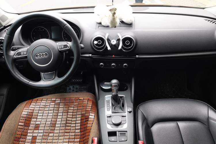 Used Audi A3 2015 Limousine 35 TFSI Millionth Anniversary Intelligent Leading Model Center Console