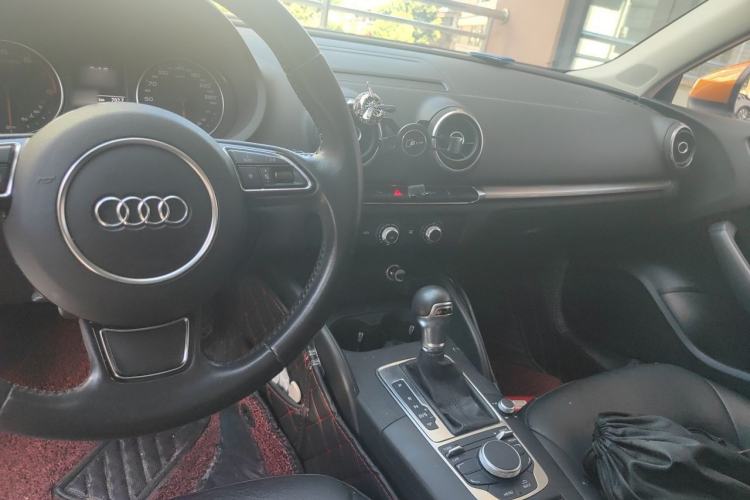Used Audi A3 2015 Limousine 35 TFSI Millionth Anniversary Comfort Model Center Console