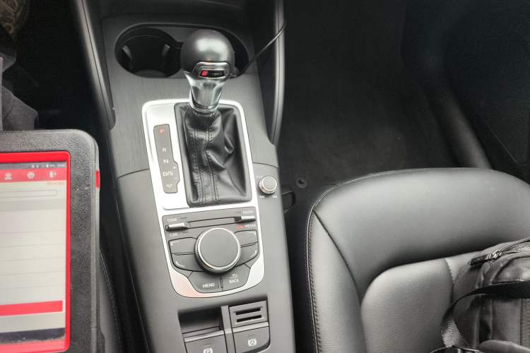 Used Audi A3 2015 Limousine 35 TFSI Millionth Anniversary Intelligent Leading Model Gear Lever