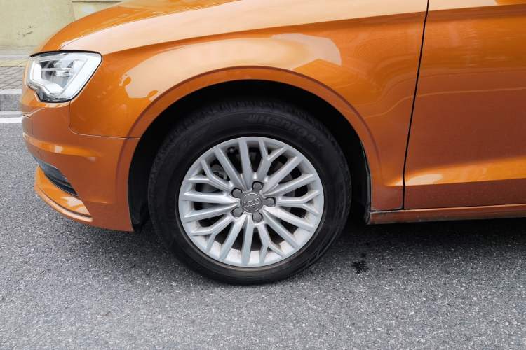 Used Audi A3 2015 Limousine 35 TFSI Millionth Anniversary Intelligent Leading Model Left Front Wheel Hub