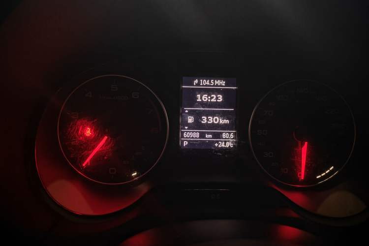 Used Audi A3 2015 Limousine 35 TFSI Millionth Anniversary Intelligent Leading Model Odometer Close Up