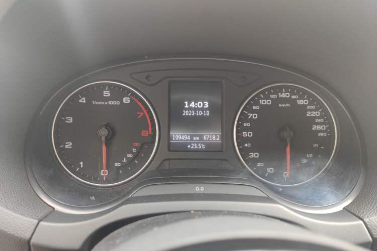 Used Audi A3 2015 Limousine 35 TFSI Millionth Anniversary Intelligent Leading Model Odometer Close Up