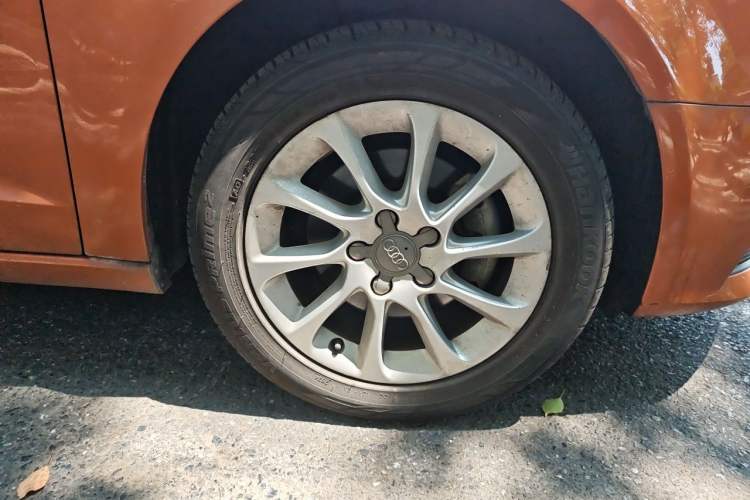 Used Audi A3 2015 Sportback 35 TFSI Millionth Anniversary Intelligent Leading Model Right Front Wheel Hub