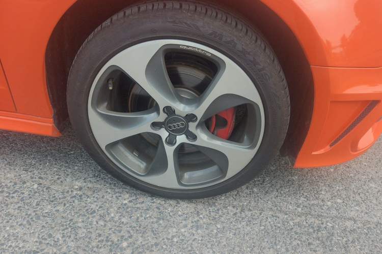 Used Audi A3 2015 Sportback 45 TFSI S line sports model Right Front Wheel Hub