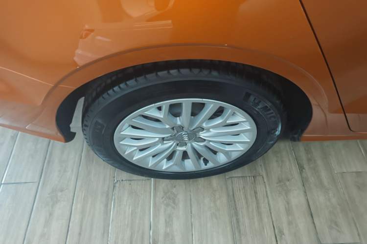 Used Audi A3 2015 Limousine 35 TFSI Millionth Anniversary Intelligent Leading Model Right Rear Wheel Hub