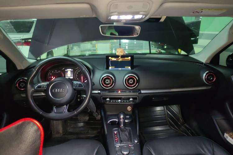Used Audi A3 2015 Limousine 40 TFSI Automatic Comfort Model Center Console