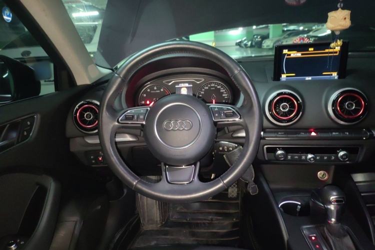 Used Audi A3 2015 Limousine 40 TFSI Automatic Comfort Model Steering Wheel
