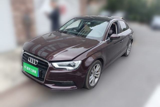 Audi A3 2015 Sportback 35 TFSI Manual Ambition Edition с пробегом