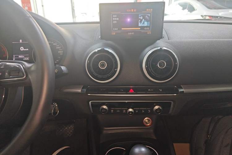 Used Audi A3 2015 Limousine 35 TFSI Millionth Anniversary Comfort Model Audio And AC Panel
