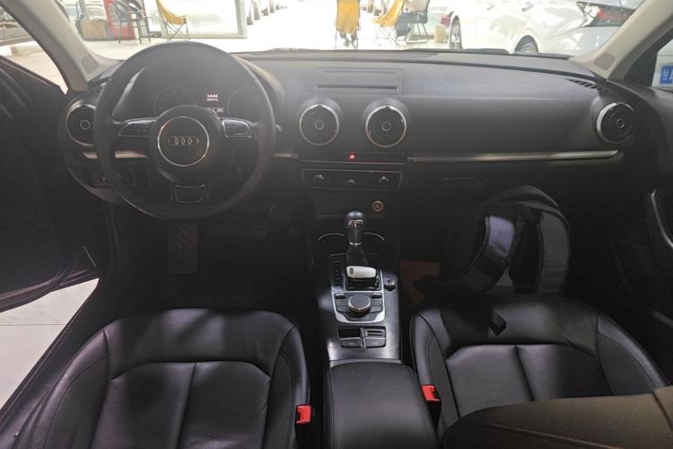 Used Audi A3 2015 Limousine 35 TFSI Millionth Anniversary Comfort Model Center Console