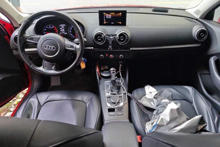 Used Audi A3 2015 Limousine 35 TFSI Millionth Anniversary Intelligent Leading Model Center Console