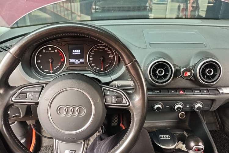 Used Audi A3 2015 Limousine 35 TFSI Millionth Anniversary Intelligent Leading Model Center Console
