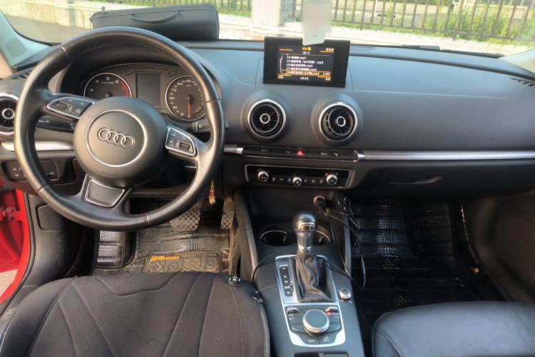 Used Audi A3 2015 Limousine 35 TFSI Millionth Anniversary Comfort Model Center Console