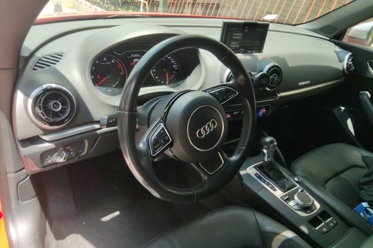 Used Audi A3 2015 Cabriolet 40 TFSI Center Console