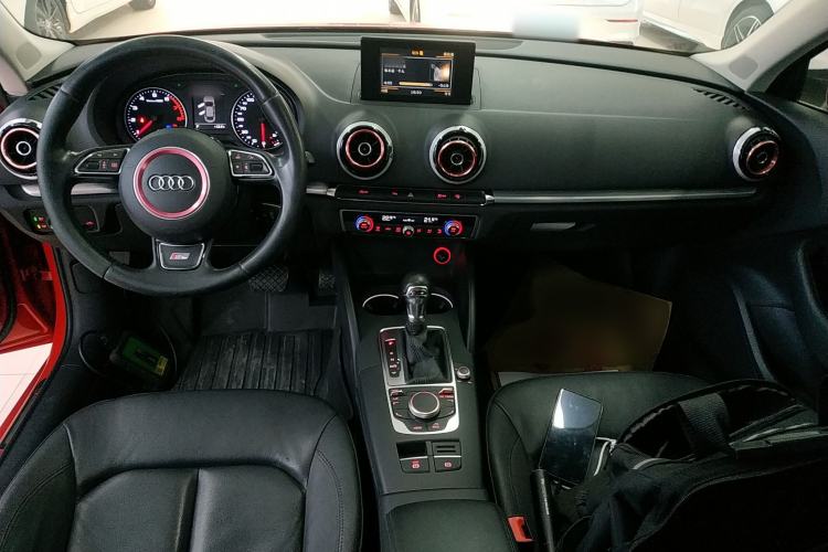 Used Audi A3 2015 Limousine 35 TFSI Millionth Anniversary Comfort Model Center Console
