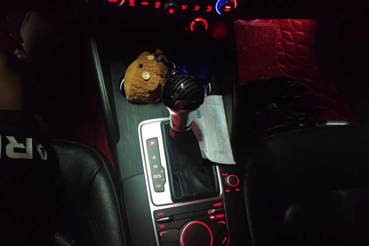 Used Audi A3 2015 Limousine 40 TFSI Automatic Comfort Model Gear Lever