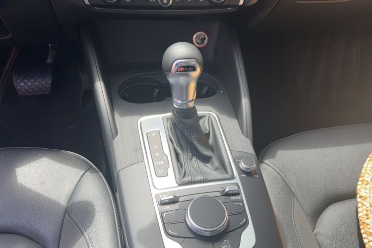 Used Audi A3 2015 Limousine 35 TFSI Millionth Anniversary Comfort Model Gear Lever