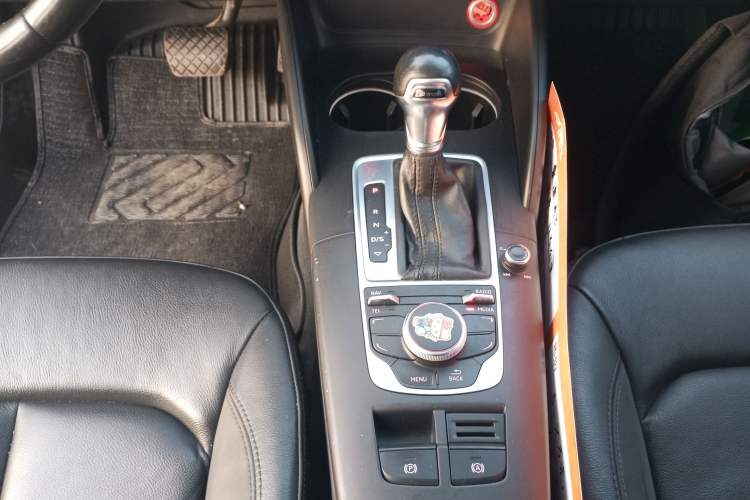 Used Audi A3 2015 Limousine 40 TFSI Automatic Comfort Model Gear Lever