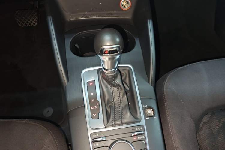 Used Audi A3 2015 Limousine 35 TFSI Millionth Anniversary Intelligent Leading Model Gear Lever