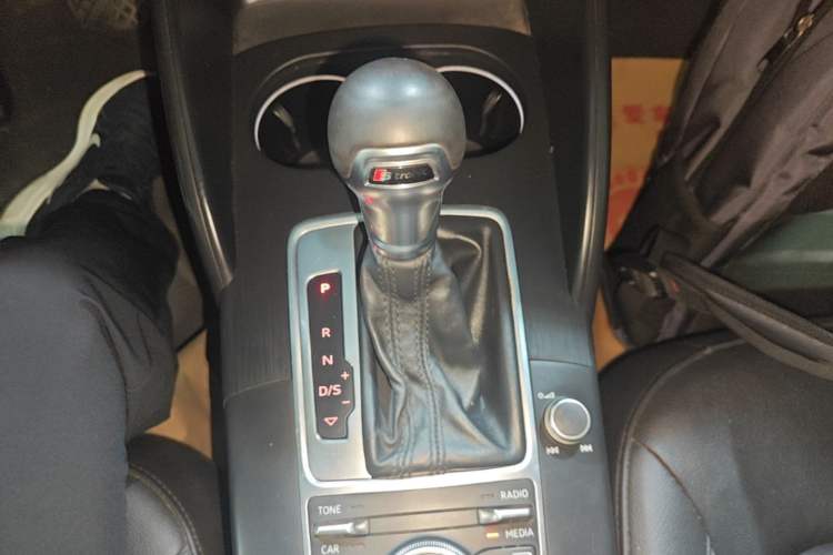 Used Audi A3 2015 Limousine 35 TFSI Millionth Anniversary Comfort Model Gear Lever