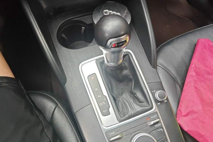 Used Audi A3 2015 Limousine 35 TFSI Millionth Anniversary Comfort Model Gear Lever