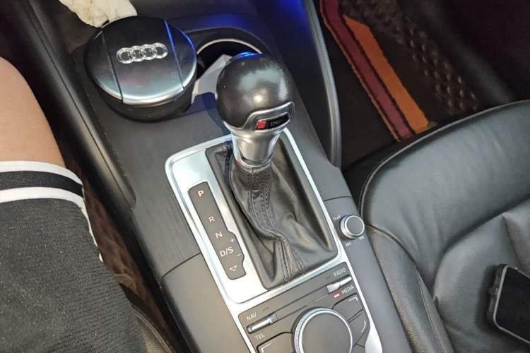 Used Audi A3 2015 Limousine 40 TFSI Automatic Comfort Model Gear Lever