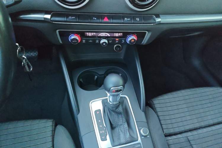Used Audi A3 2015 Sportback 45 TFSI S line sports model Gear Lever