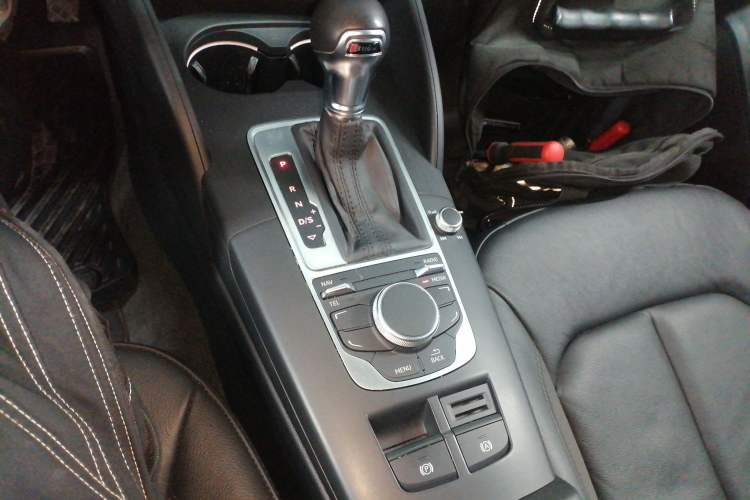 Used Audi A3 2015 Limousine 40 TFSI Automatic Comfort Model Gear Lever