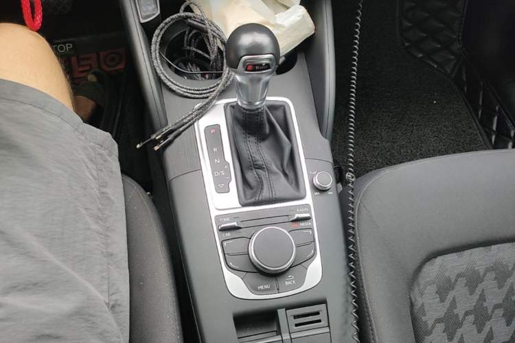 Used Audi A3 2015 Limousine 35 TFSI Millionth Anniversary Intelligent Leading Model Gear Lever