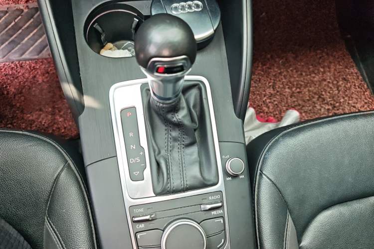 Used Audi A3 2015 Limousine 35 TFSI Millionth Anniversary Comfort Model Gear Lever