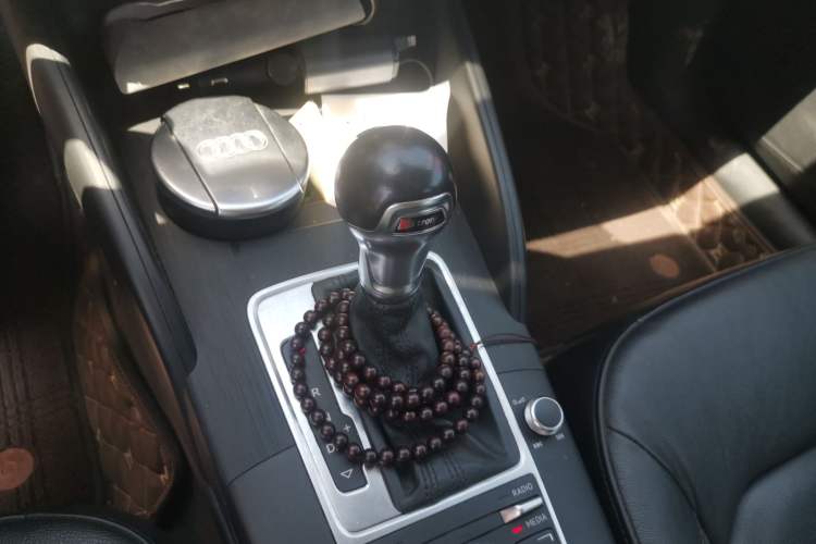 Used Audi A3 2015 Limousine 40 TFSI Automatic Comfort Model Gear Lever