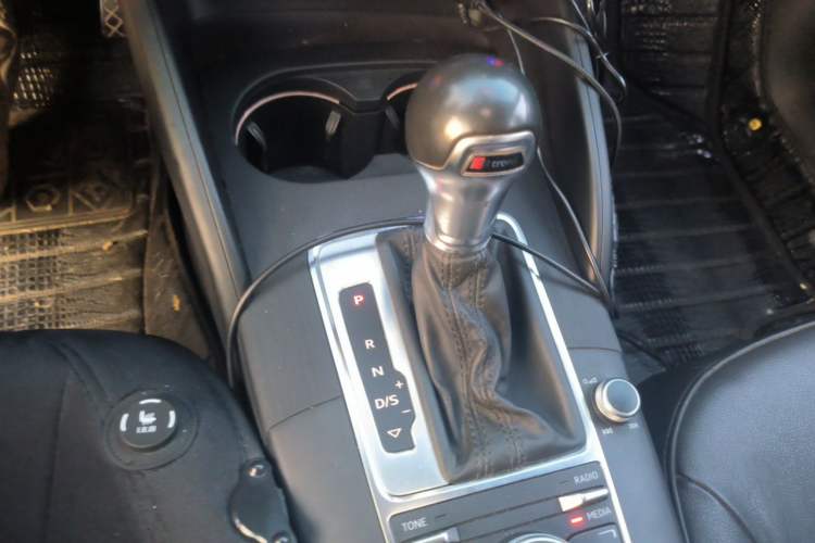 Used Audi A3 2015 Limousine 35 TFSI Millionth Anniversary Comfort Model Gear Lever