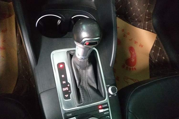 Used Audi A3 2015 Limousine 35 TFSI Millionth Anniversary Comfort Model Gear Lever