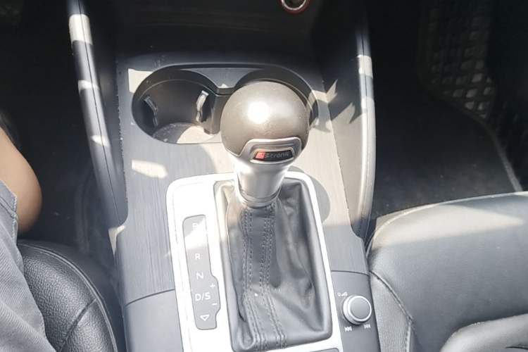 Used Audi A3 2015 Sportback 40 TFSI Automatic Comfort Model Gear Lever