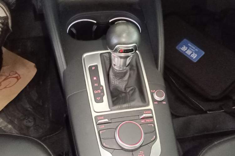 Used Audi A3 2015 Limousine 35 TFSI Millionth Anniversary Comfort Model Gear Lever