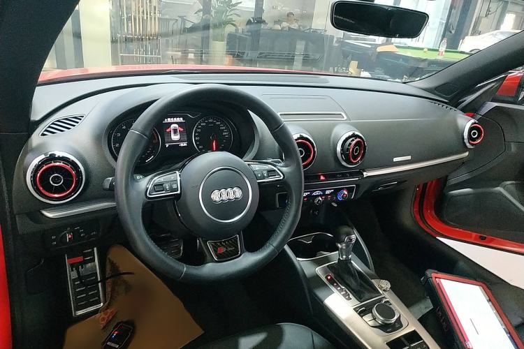 Used Audi A3 2015 Cabriolet 40 TFSI Interior 2