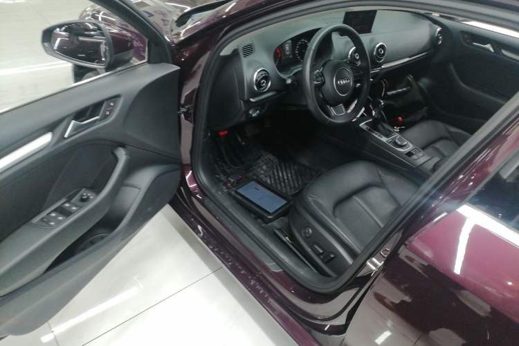 Used Audi A3 2015 Limousine 40 TFSI Automatic Comfort Model Interior 3