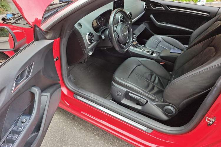 Used Audi A3 2015 Cabriolet 40 TFSI Interior 3