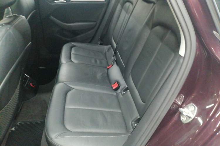 Used Audi A3 2015 Limousine 40 TFSI Automatic Comfort Model Interior 4