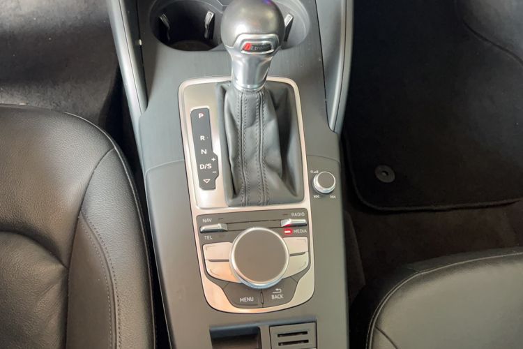 Used Audi A3 2015 Limousine 45 TFSI S line Luxury Model Interior 4
