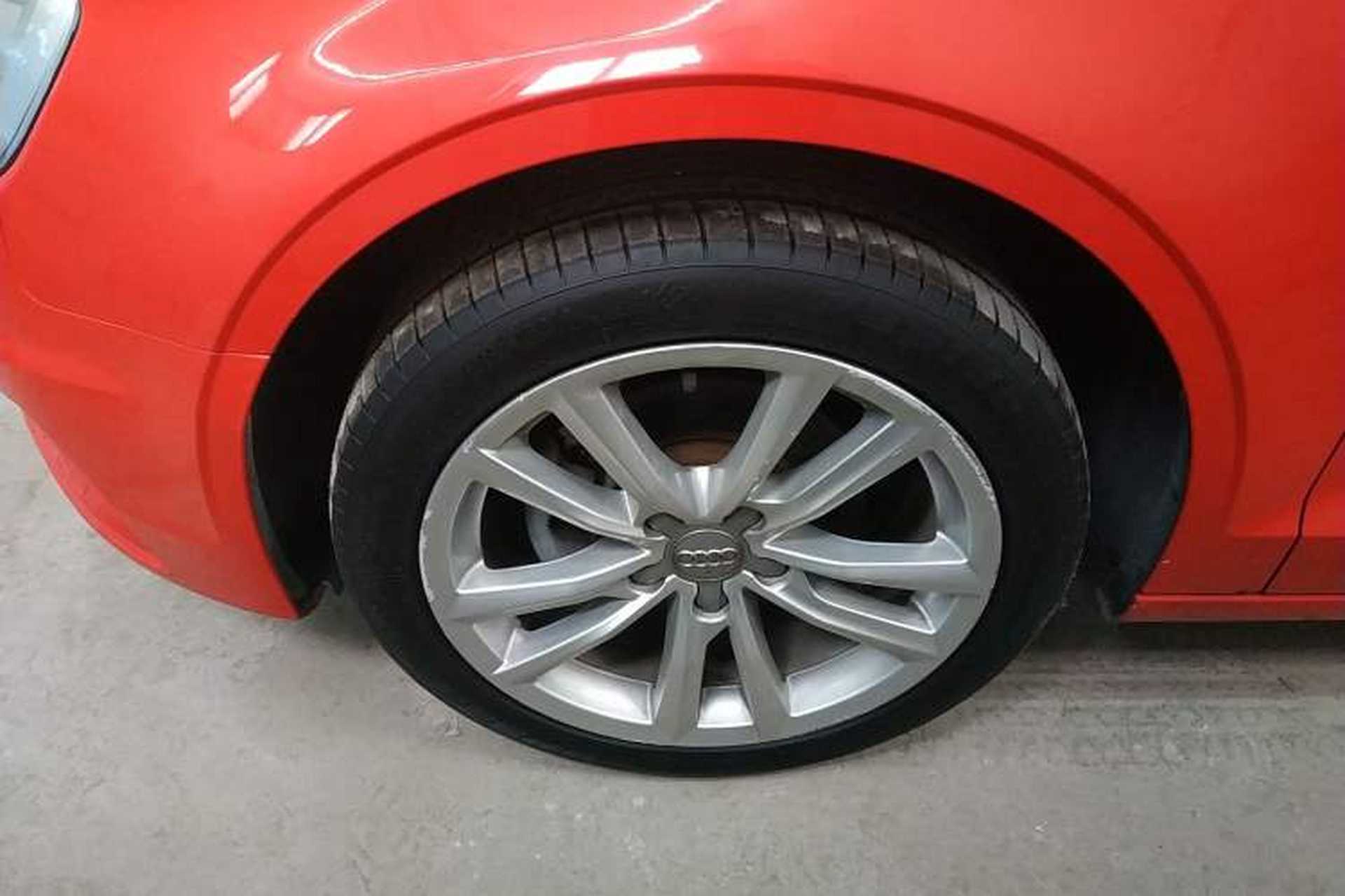 Used Audi A3 2015 Limousine 35 TFSI Millionth Anniversary Comfort Model Left Front Wheel Hub