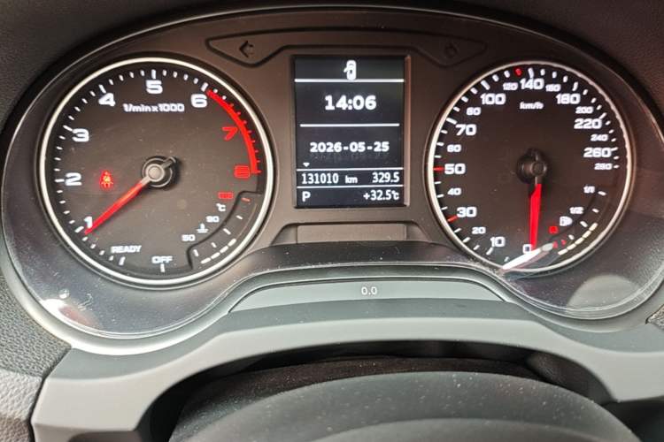 Used Audi A3 2015 Limousine 35 TFSI Millionth Anniversary Intelligent Leading Model Odometer Close Up