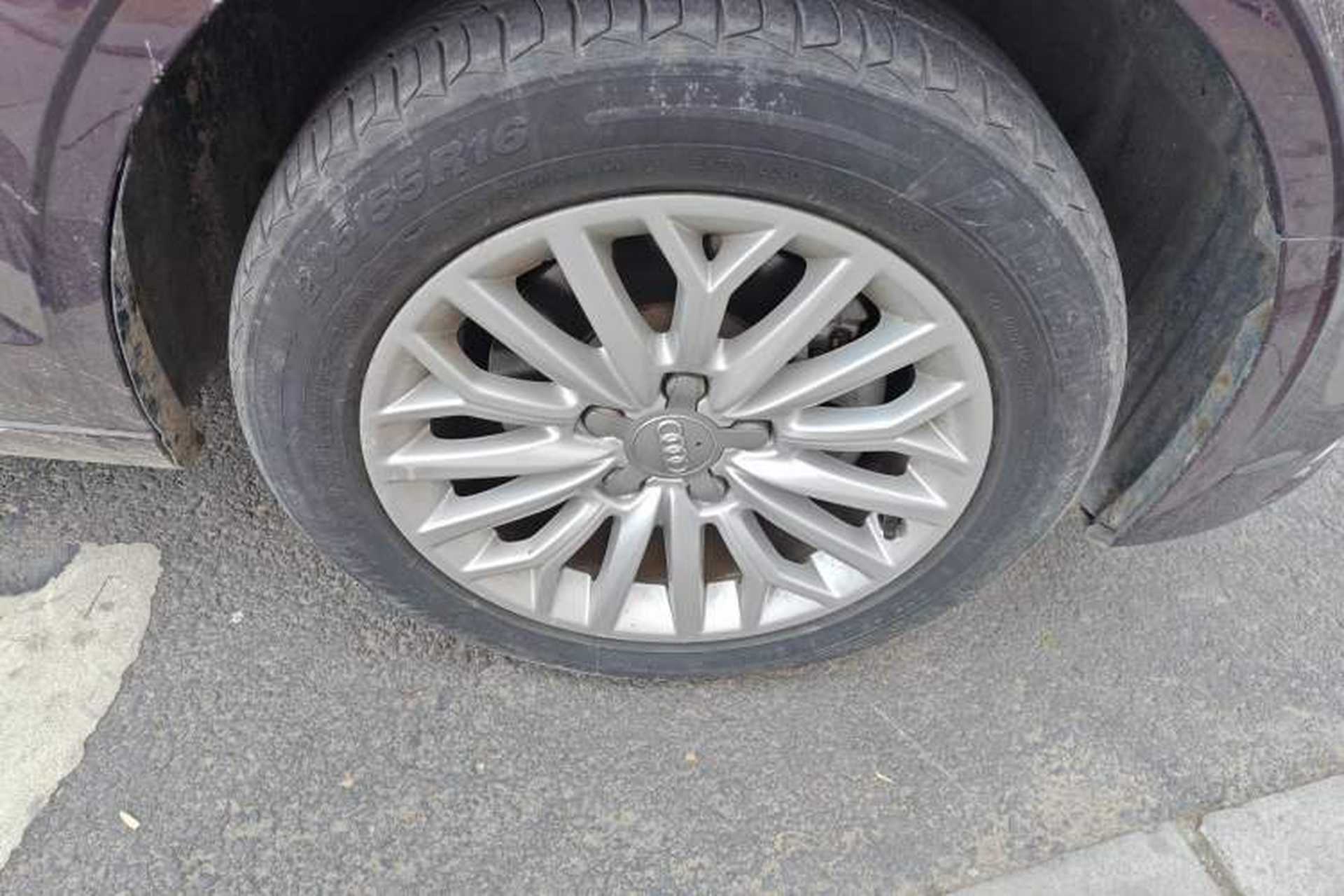 Used Audi A3 2015 Limousine 35 TFSI Millionth Anniversary Intelligent Leading Model Right Front Wheel Hub