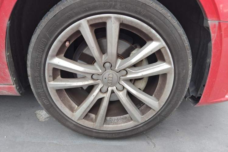 Used Audi A3 2015 Limousine 35 TFSI Millionth Anniversary Comfort Model Right Front Wheel Hub