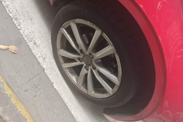 Used Audi A3 2015 Limousine 35 TFSI Millionth Anniversary Comfort Model Right Front Wheel Hub